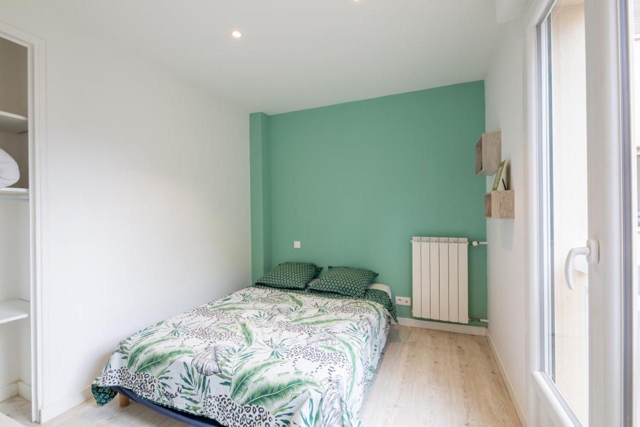 Meuble 2 Etoiles, Wifi, A 2 Pas Des Plages Fréjus エクステリア 写真