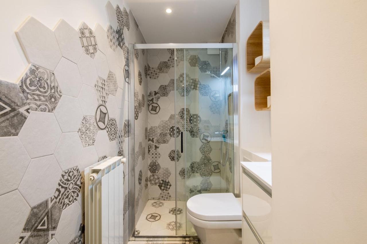 Meuble 2 Etoiles, Wifi, A 2 Pas Des Plages Fréjus エクステリア 写真